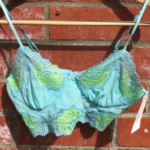 NWT OnGossamer lace unlined long line brallete